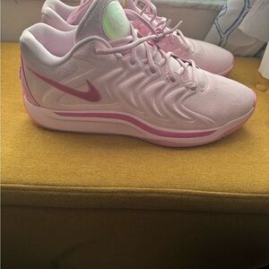 Nike Women's Light Pink Athletic Sneakers